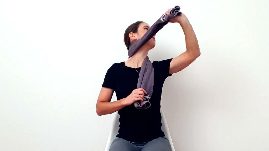 Raztegovanje vratu z brisačo korak 5