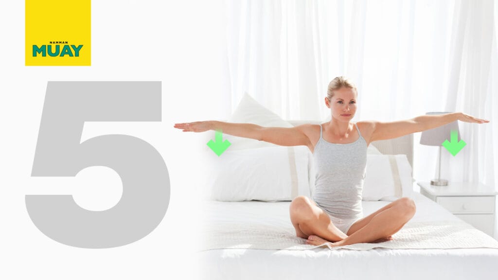 5 Vaj za bolečine v hrbtu, ki jih lahko izvajate kar v postelji